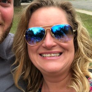 Meet your Posher, Dana